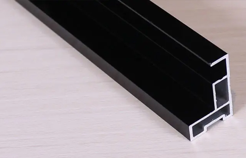 ��ɫ���߿�